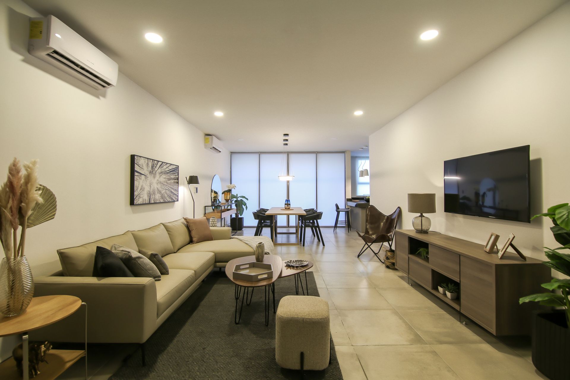 Vivienda moderna al atardecer